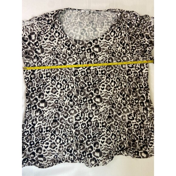 Rose + Olive Women's Size 3X Cheetah Print Blouse Black White Stretch Soft Chic - Picture 7 of 10